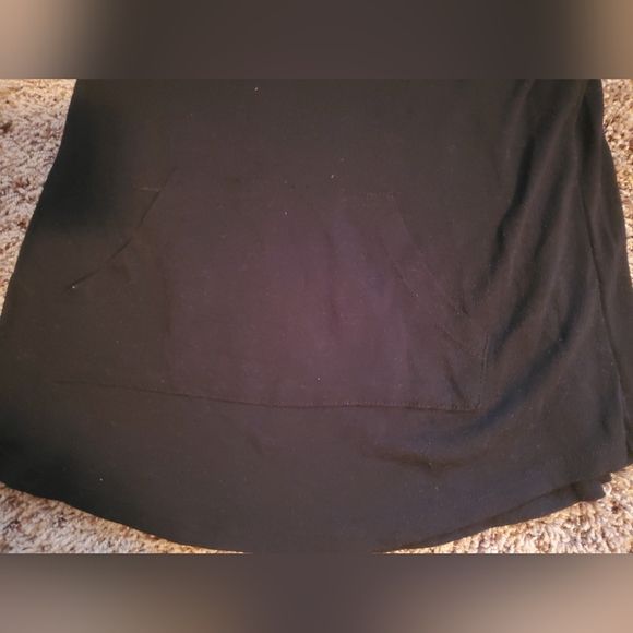 Just be... black top - Picture 2 of 6